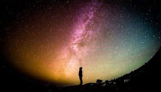 『StarTalk』天体物理学者ニール・ドグラース・タイソンとスタンダップコメディアンのラッセル・ピーターズの対談から読み解く宇宙の神秘と英語【Everyday Astrophysics】