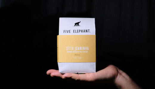 ドイツ・ベルリンにある人気ロースタリー・カフェ「Five Elephant」でブラジルの豆を買う